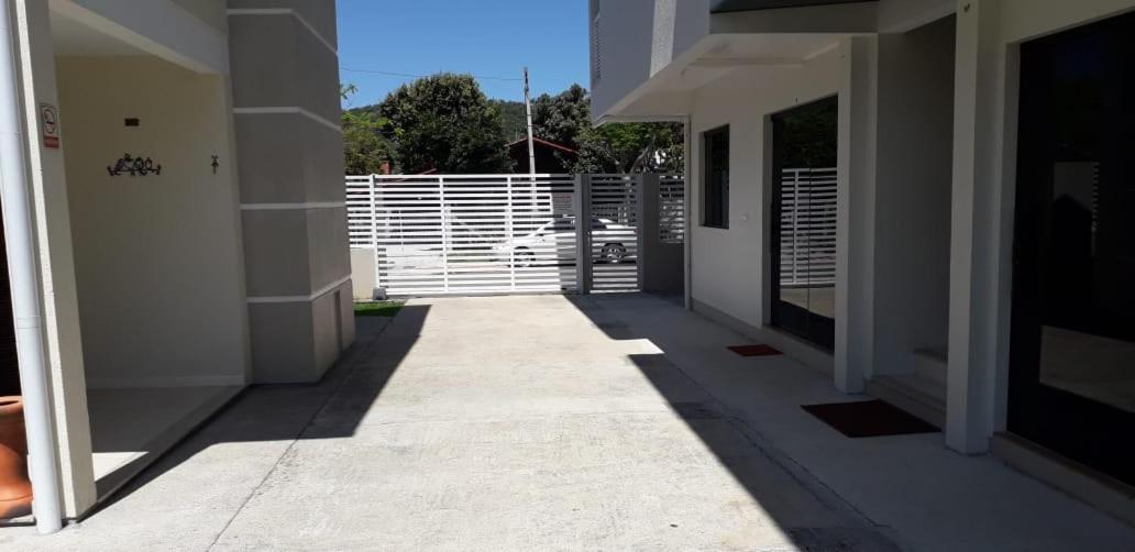 Residencial Franca Garopaba Lejlighed Eksteriør billede